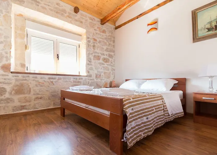 Janet * Luka (Dugi Otok)